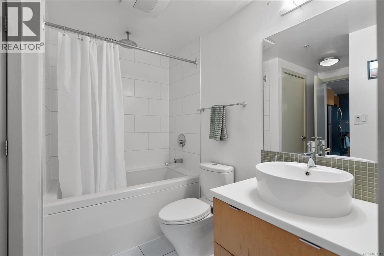 206 760 Johnson St Property Photo 16