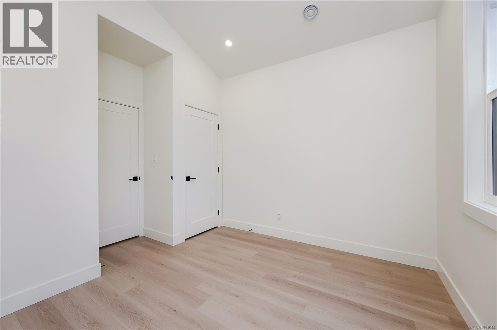 113 960 Jenkins Ave Property Photo 17