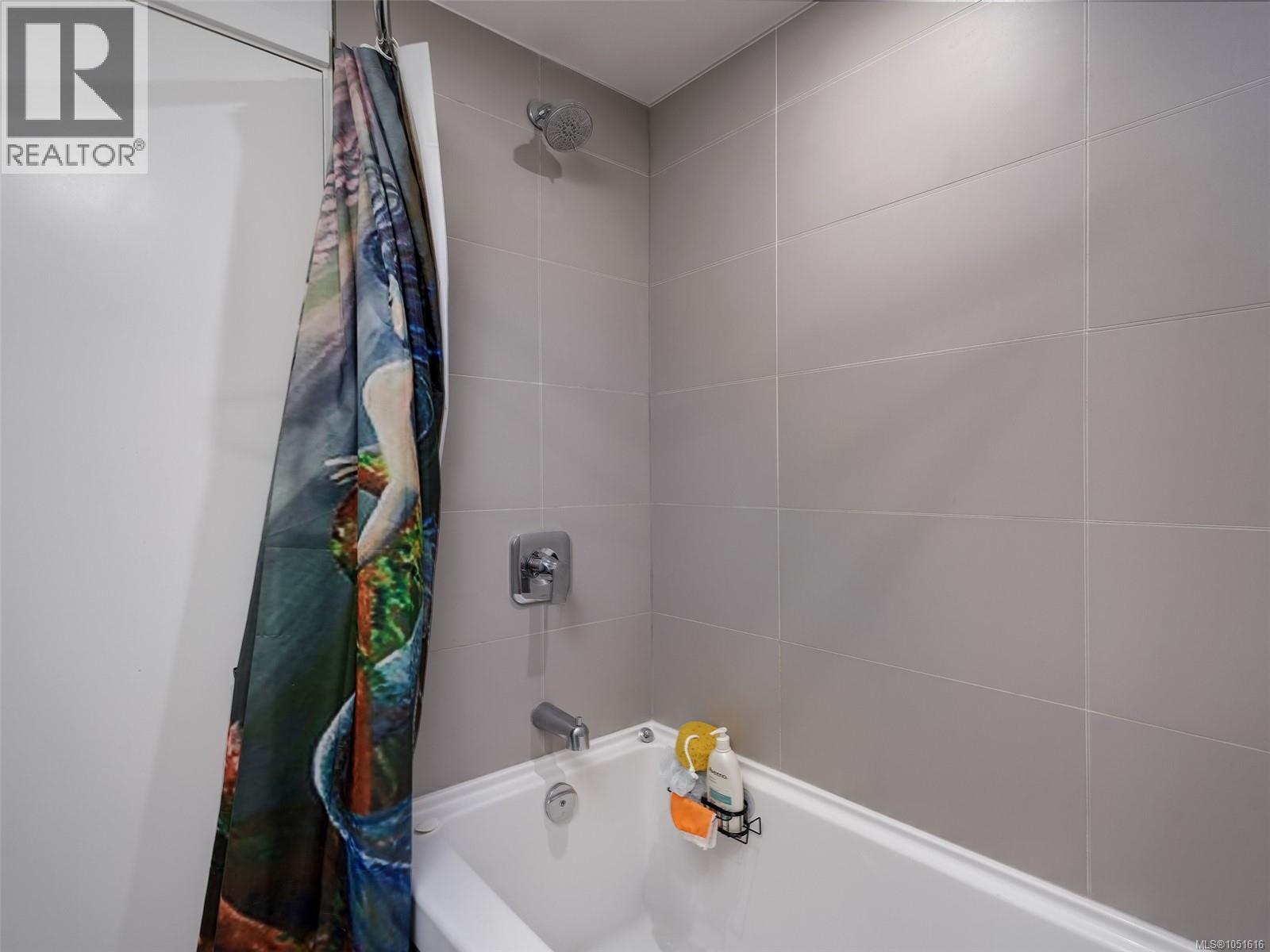1207 1097 View St Property Photo 15