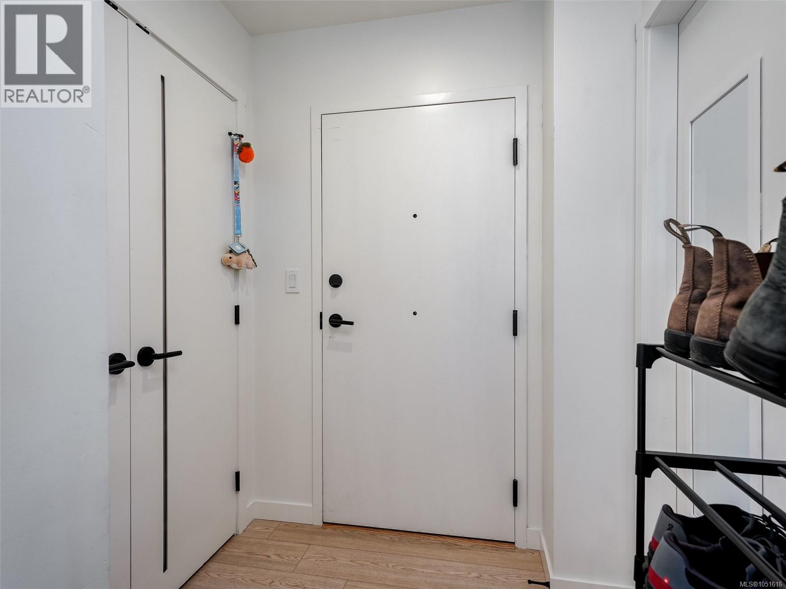 1207 1097 View St Property Photo 17