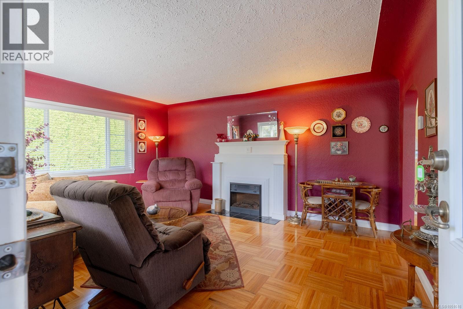 630 Chestnut St Property Photo 6