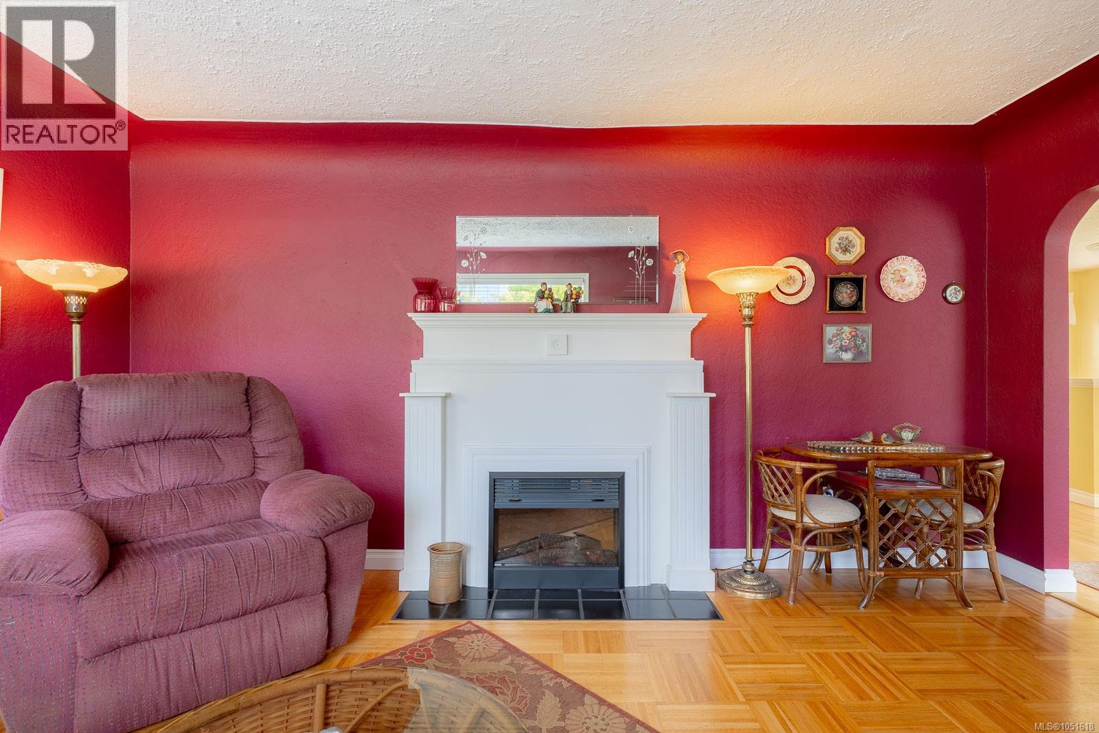 630 Chestnut St Property Photo 10