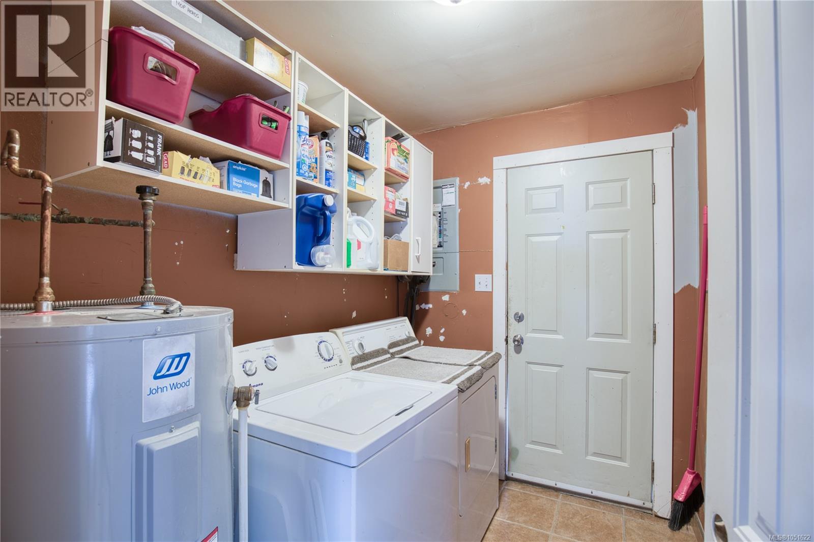 543 Bradley St Property Photo 12