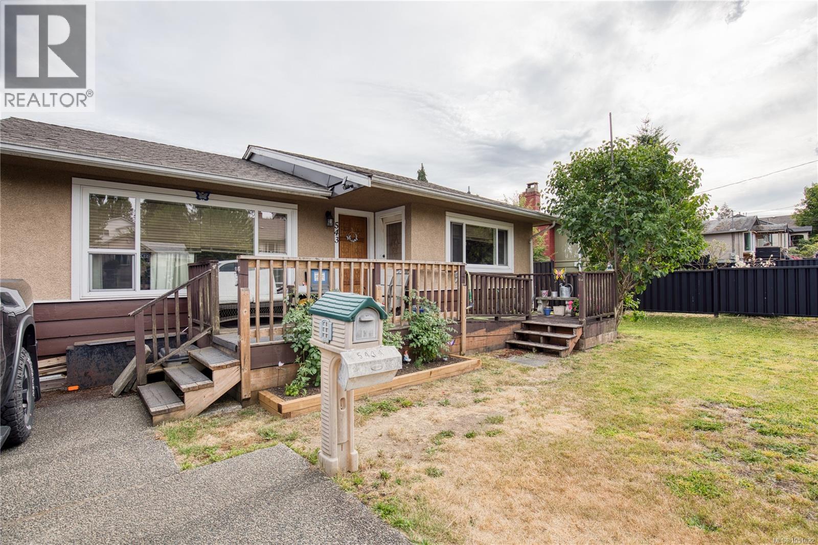 543 Bradley St Property Photo 16