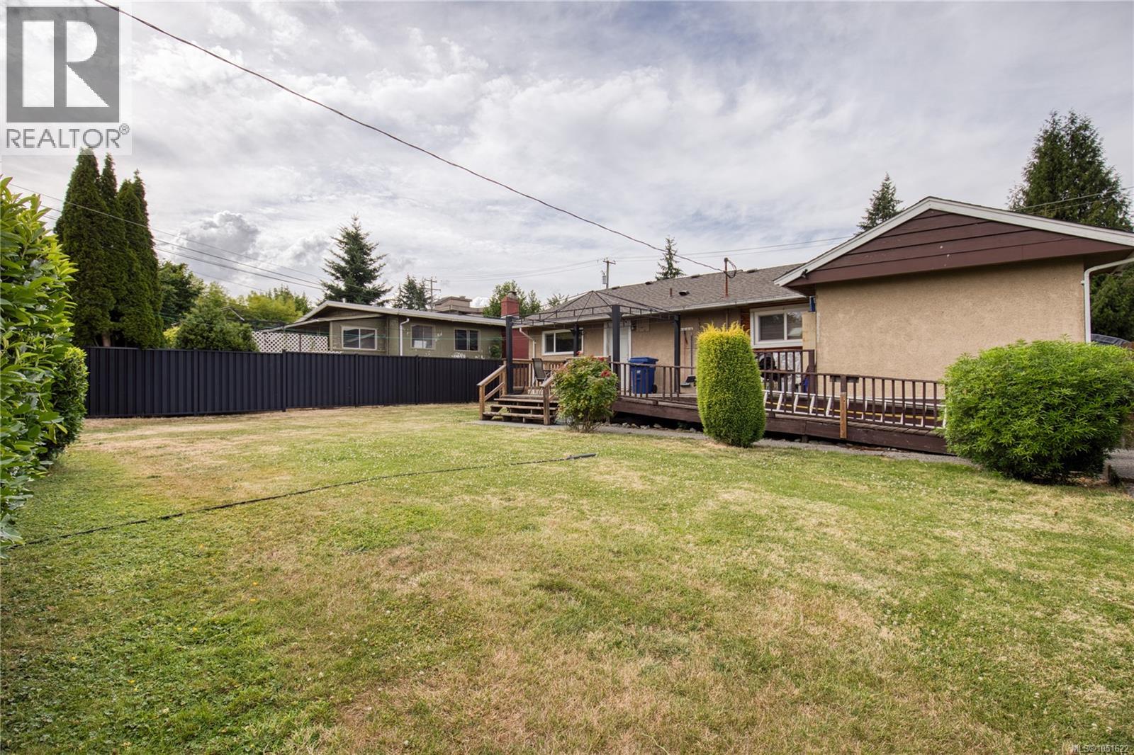 543 Bradley St Property Photo 20