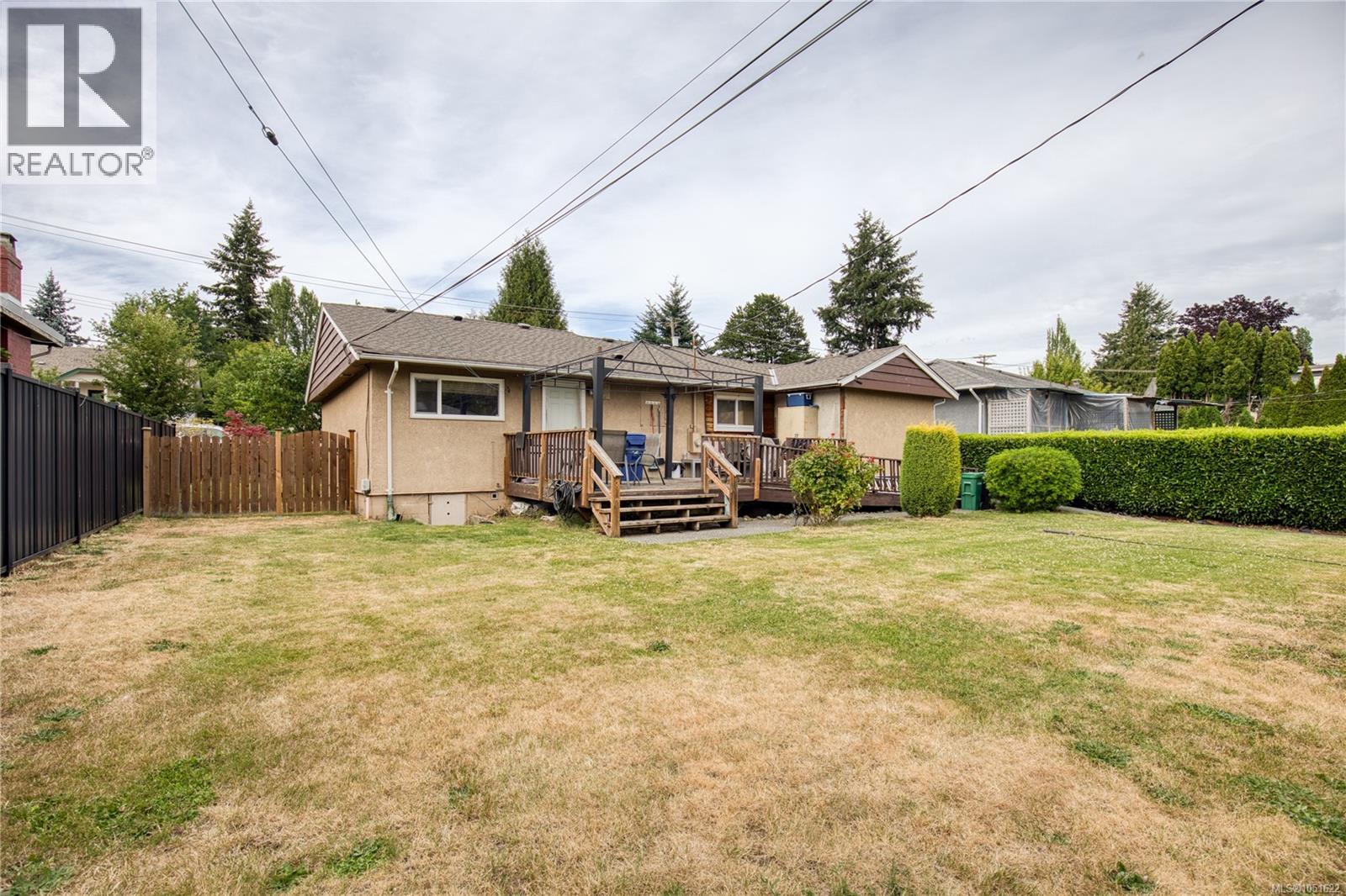 543 Bradley St Property Photo 21