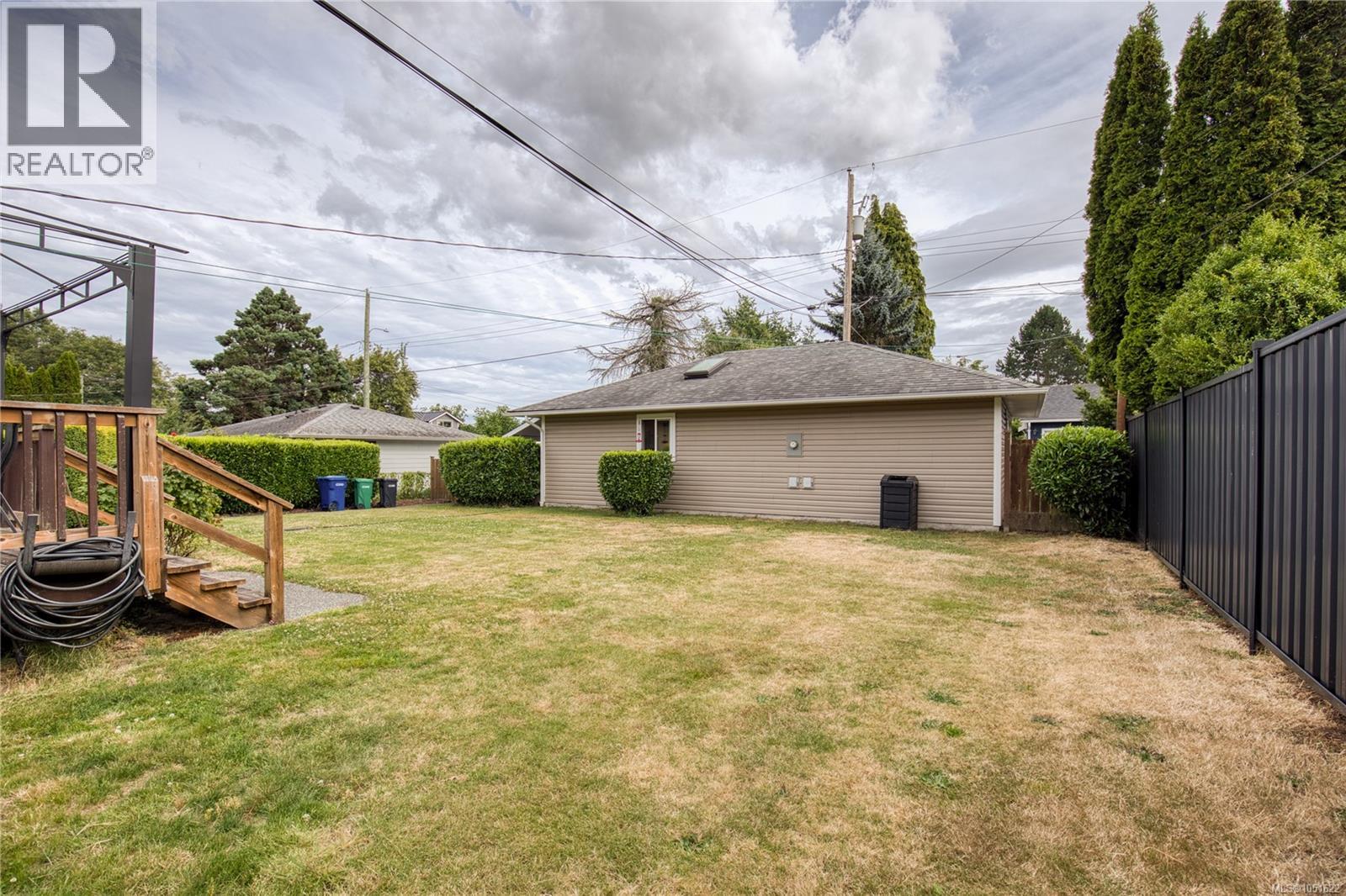 543 Bradley St Property Photo 22