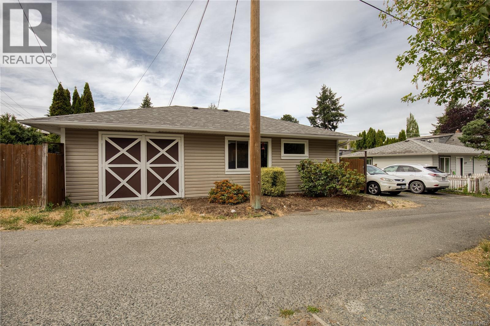 543 Bradley St Property Photo 23