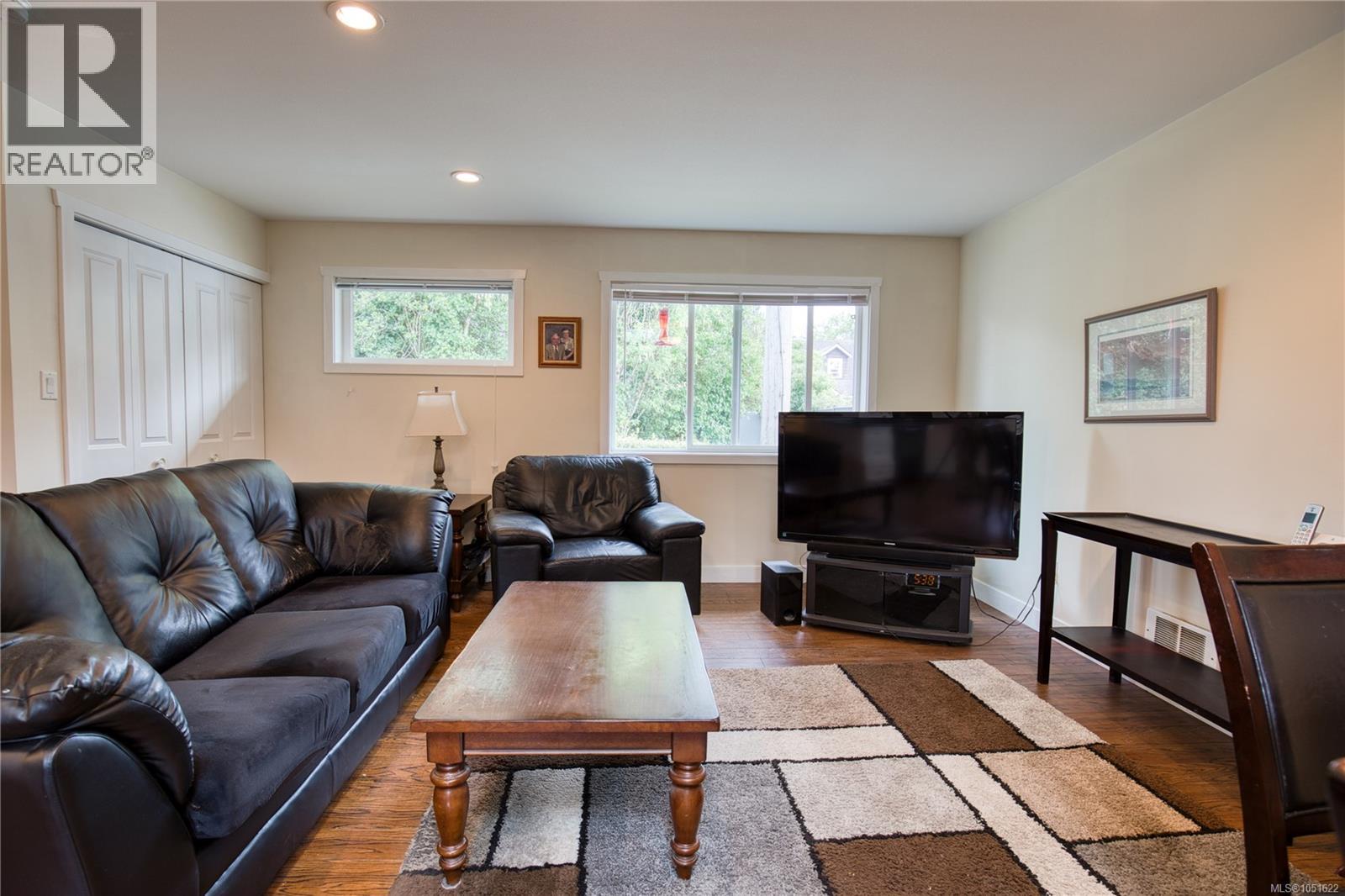 543 Bradley St Property Photo 27