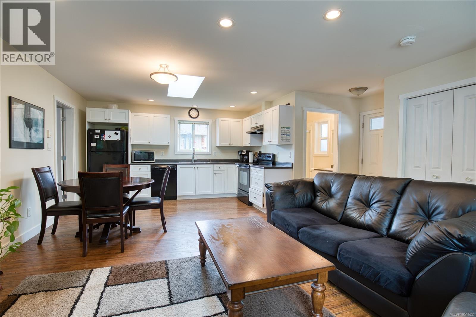 543 Bradley St Property Photo 30