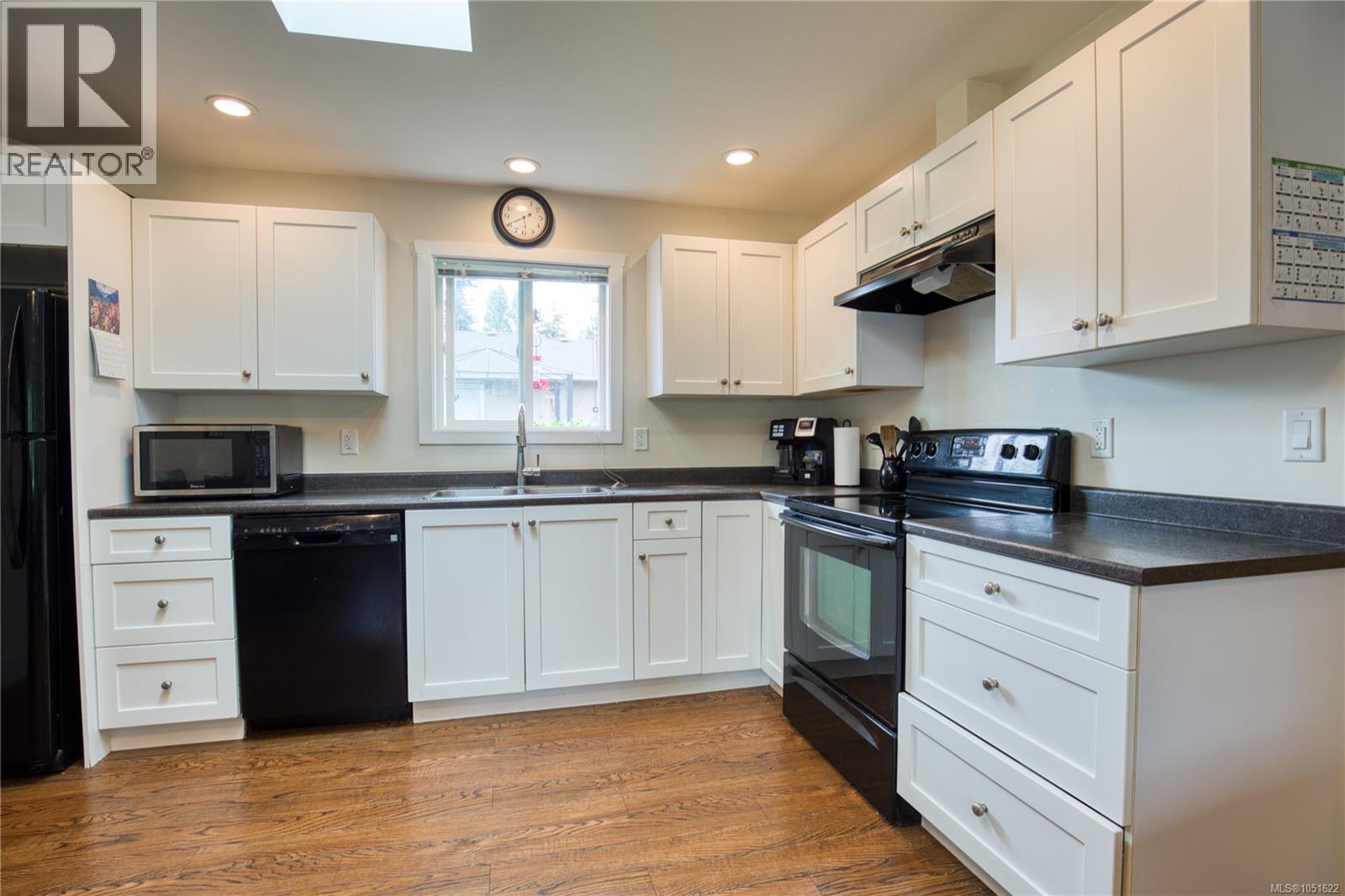 543 Bradley St Property Photo 31