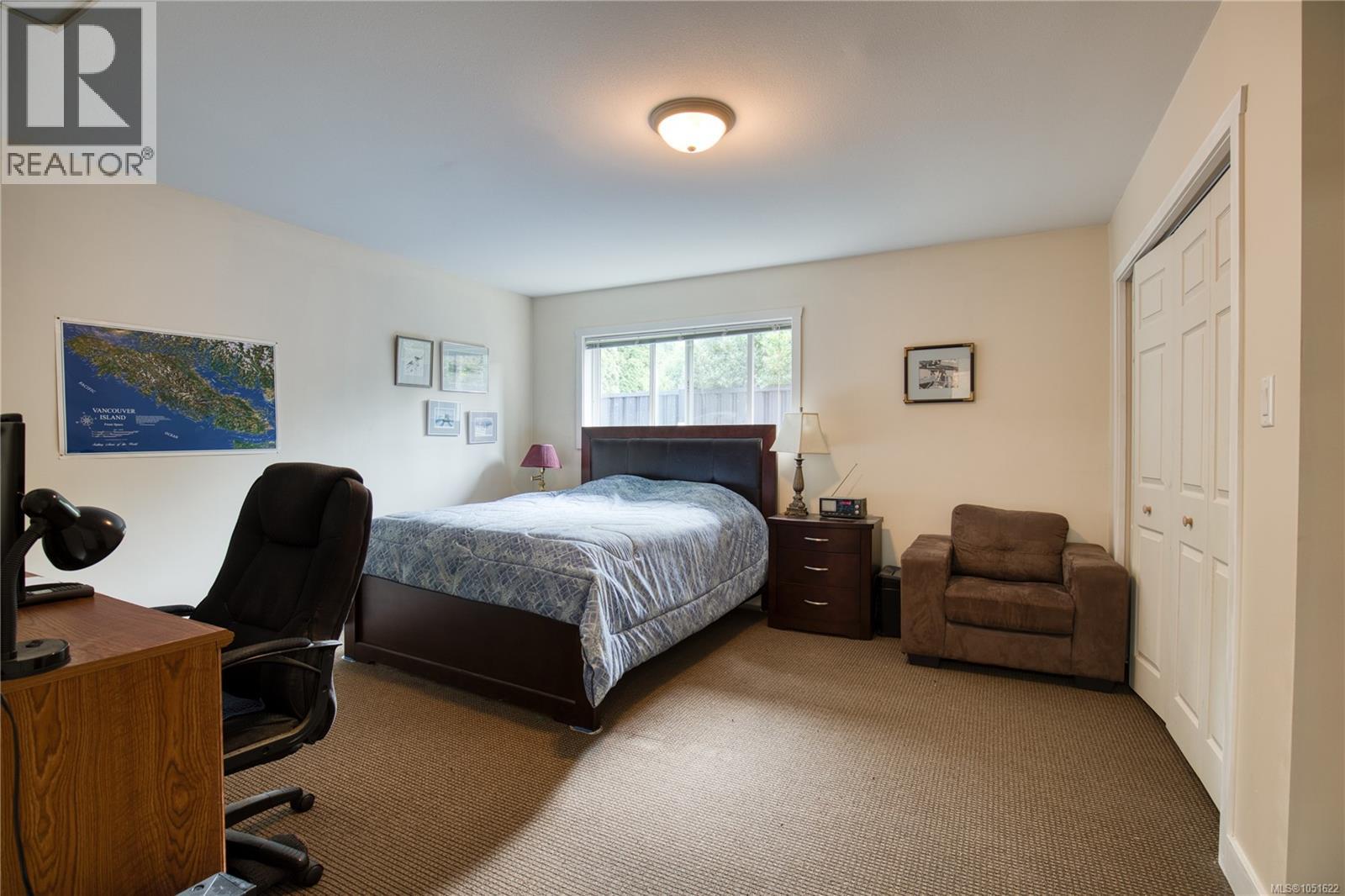 543 Bradley St Property Photo 33
