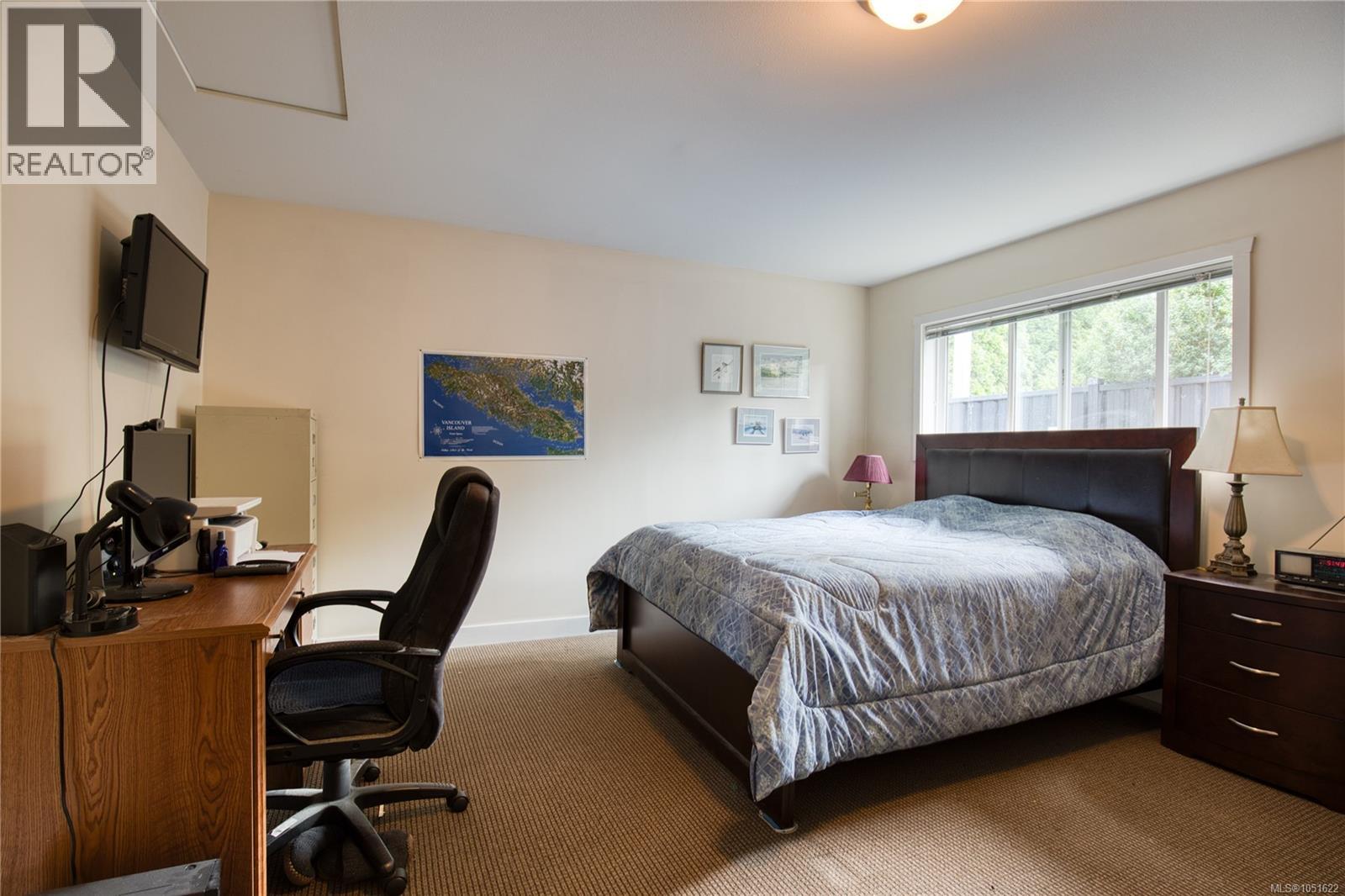 543 Bradley St Property Photo 34