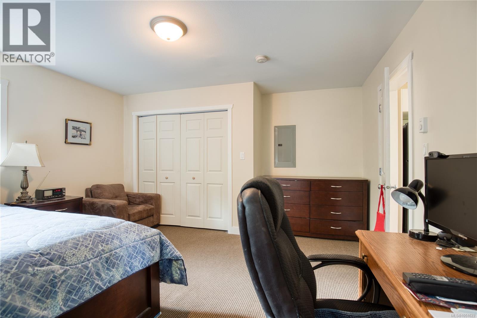 543 Bradley St Property Photo 35