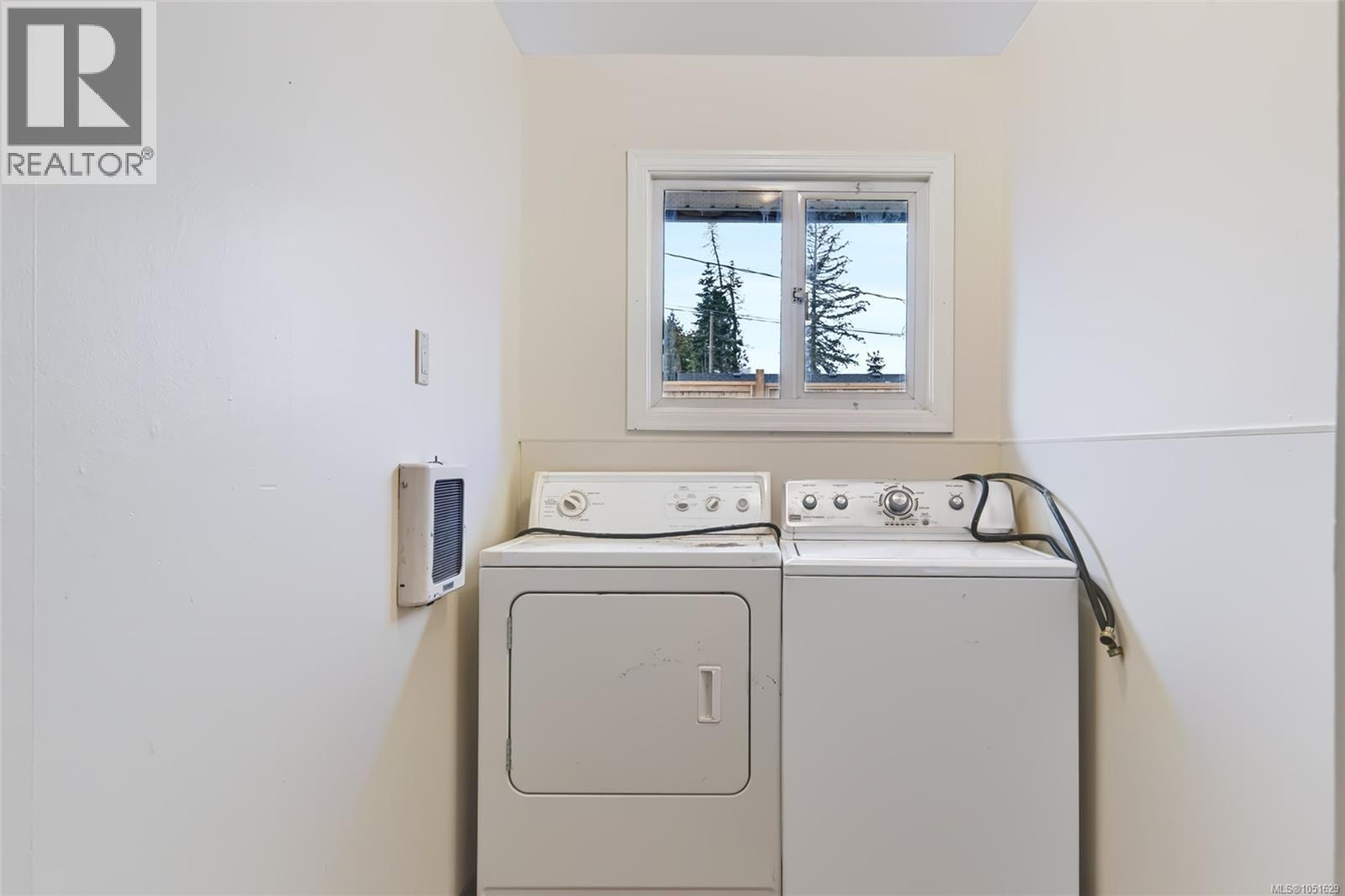 4954 Maitland St Property Photo 14