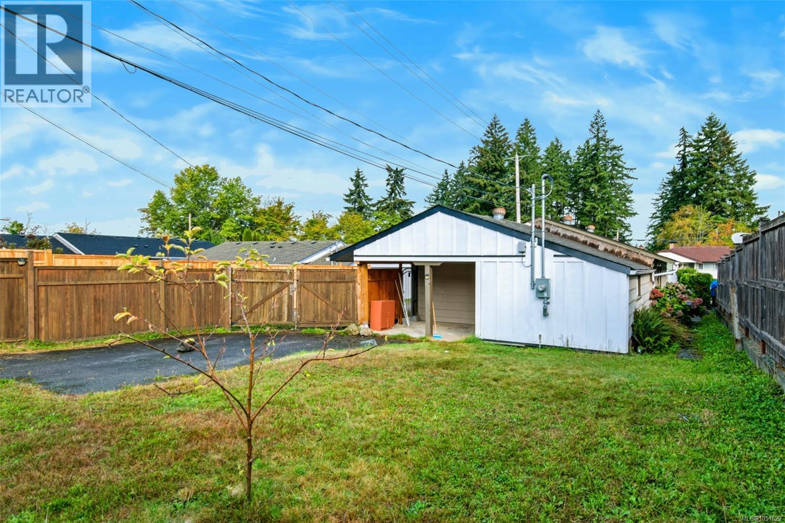 4954 Maitland St Property Photo 16