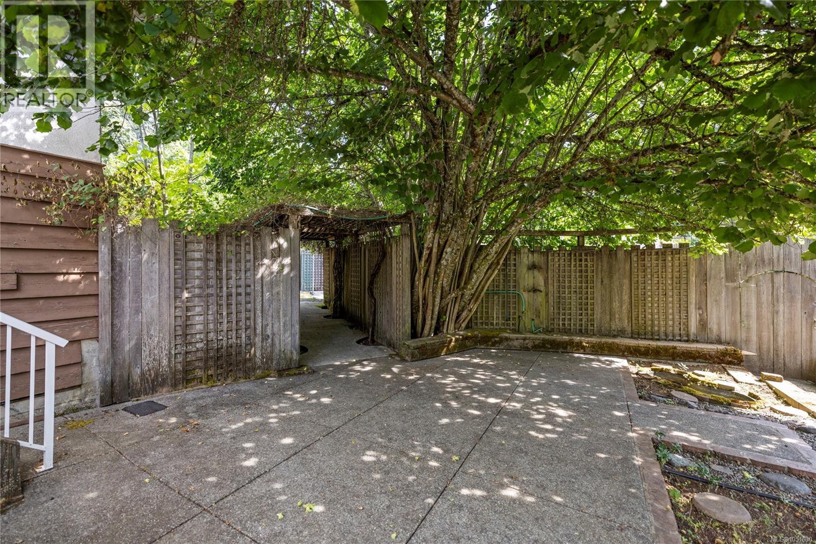2999 King Richard Dr Property Photo 55