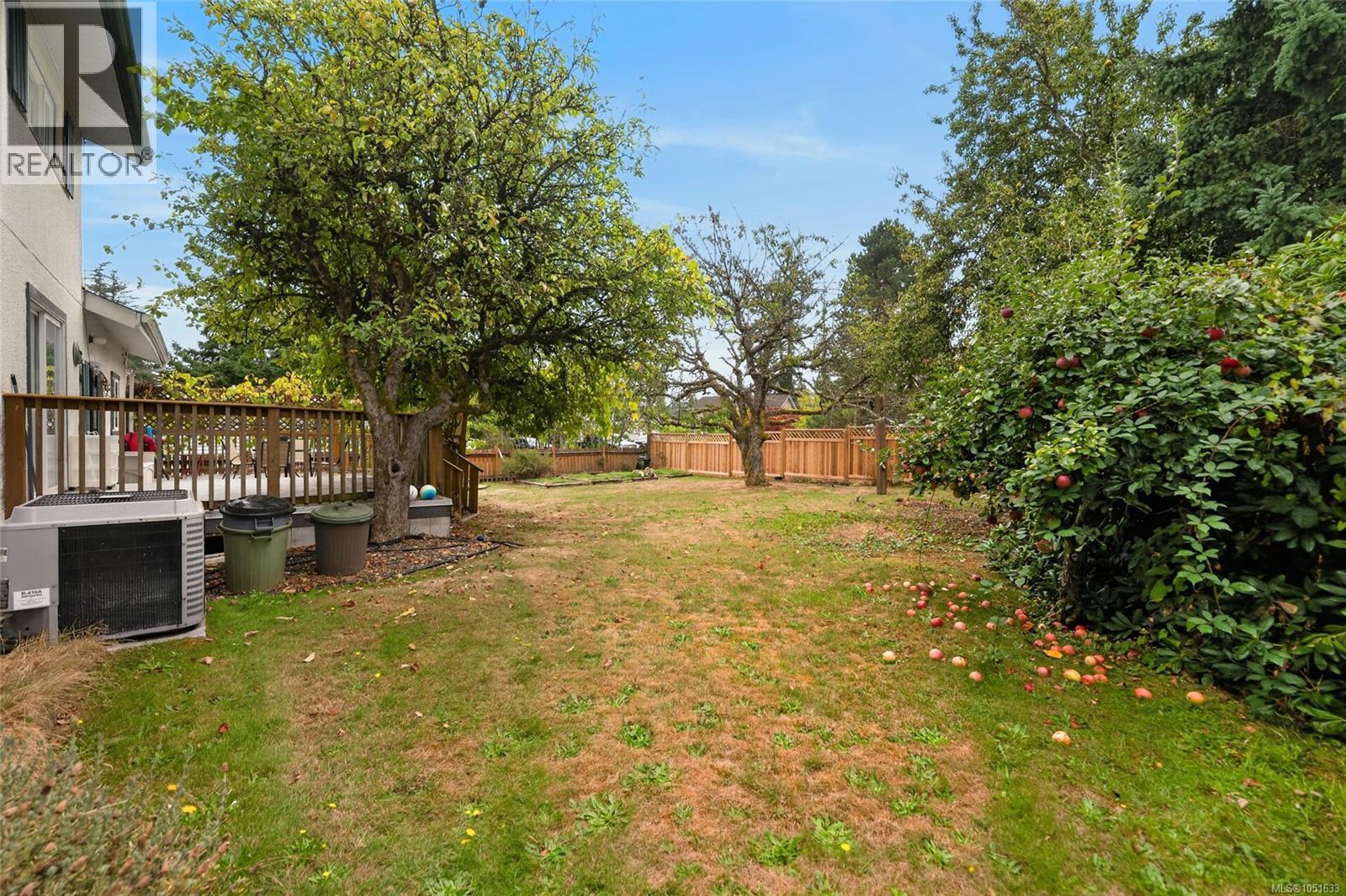 2025 Forest Dr Property Photo 7