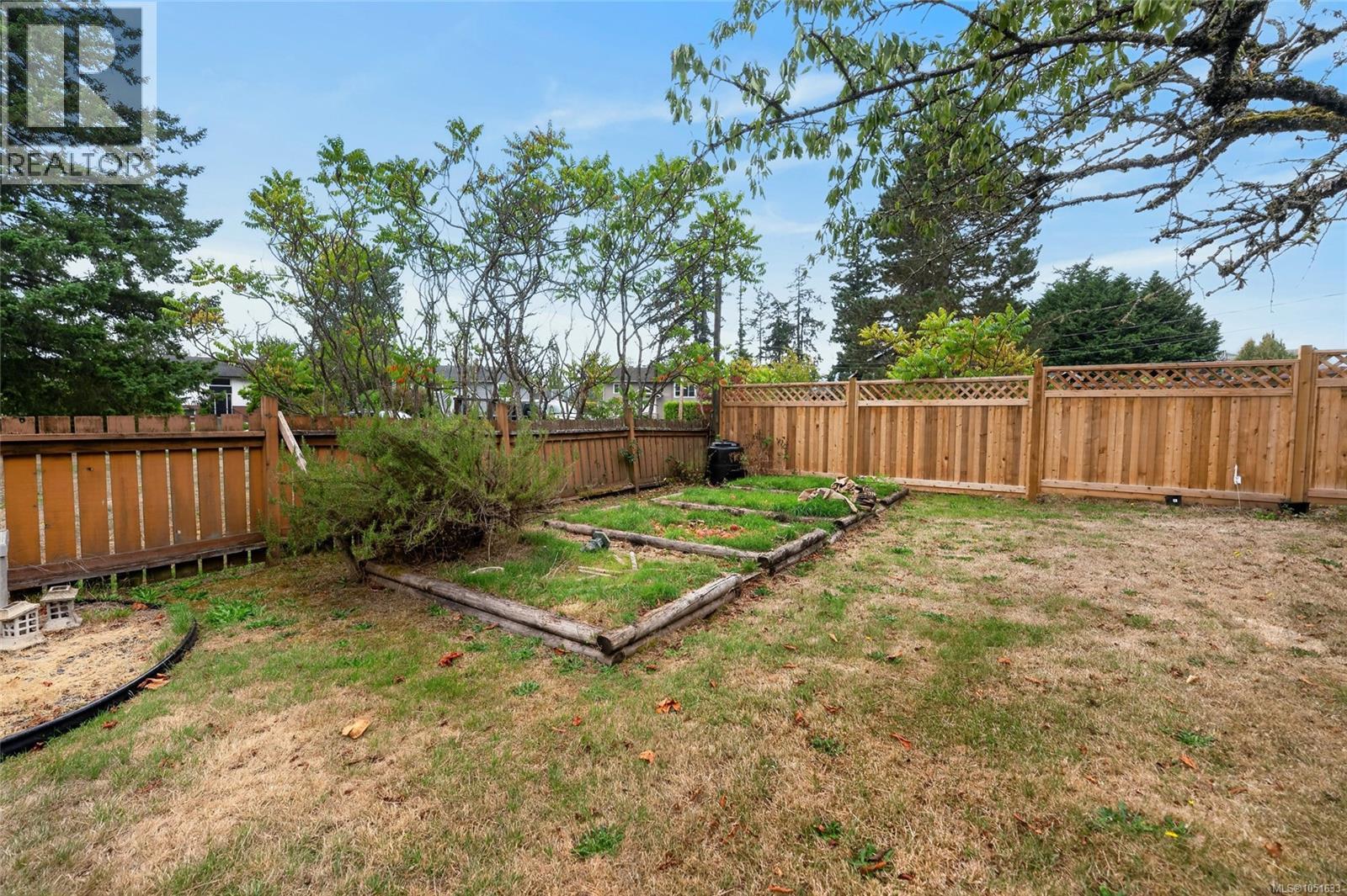 2025 Forest Dr Property Photo 36