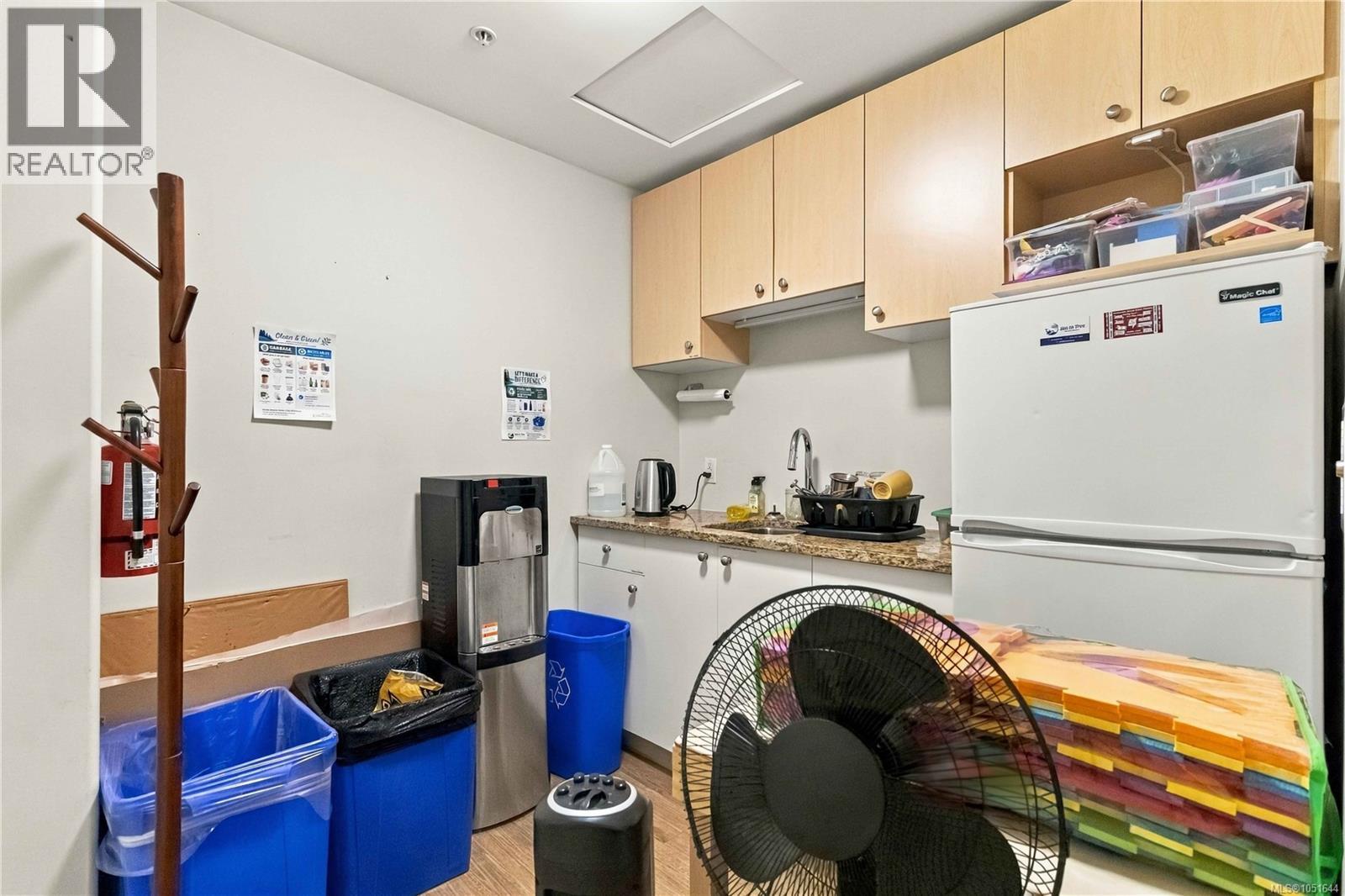 101 2220 Sooke Rd Property Photo 26