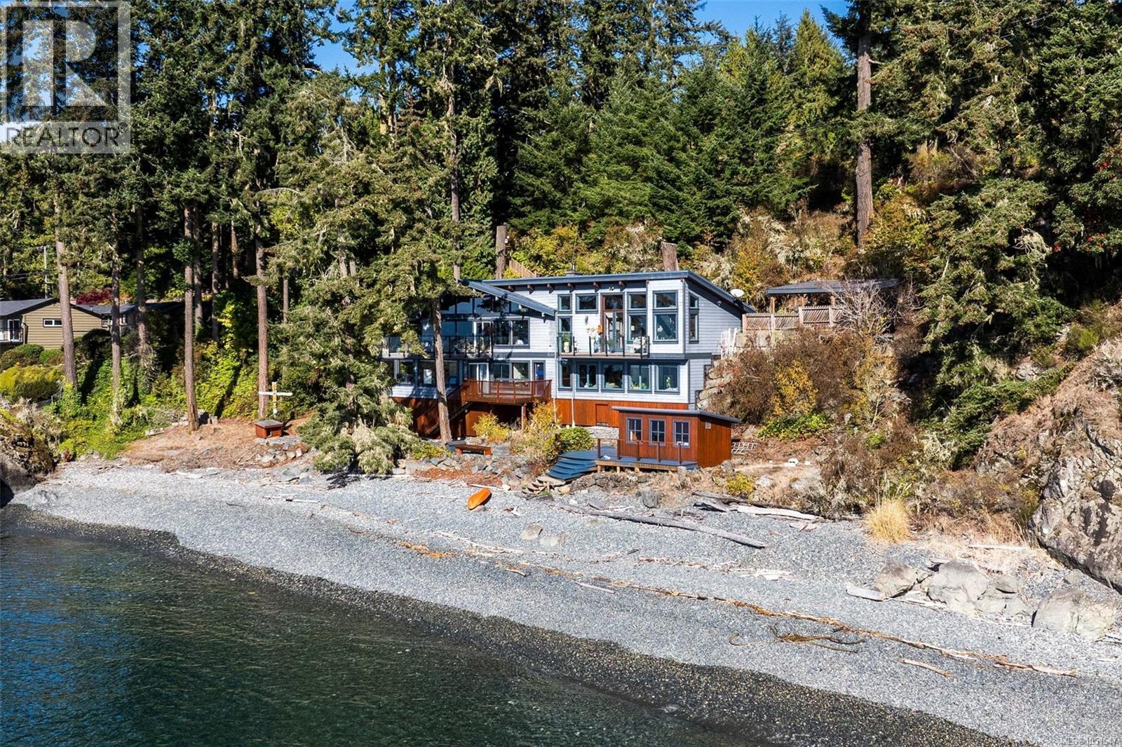 7995 West Coast Rd Property Photo 3