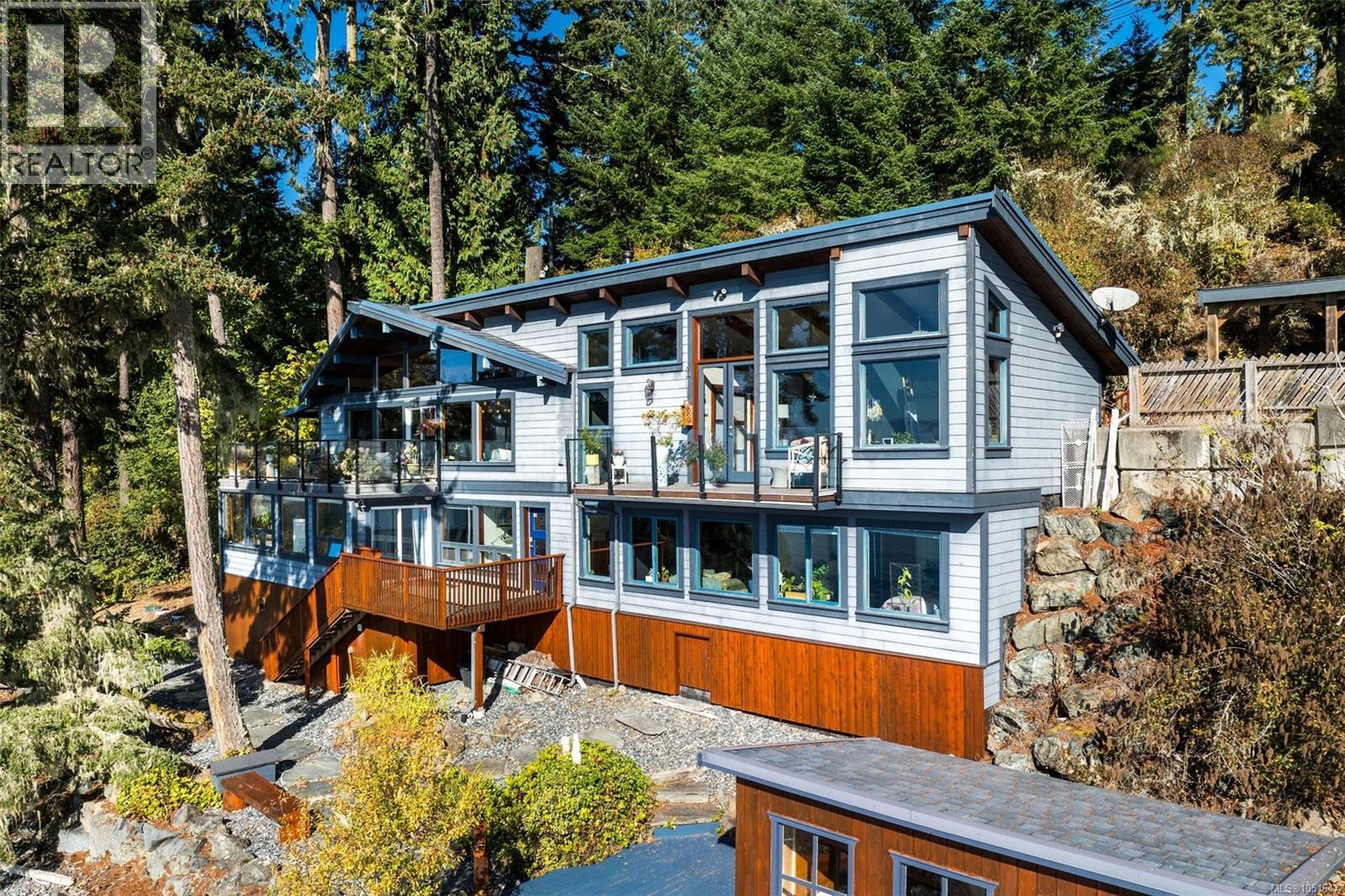 7995 West Coast Rd Property Photo 4