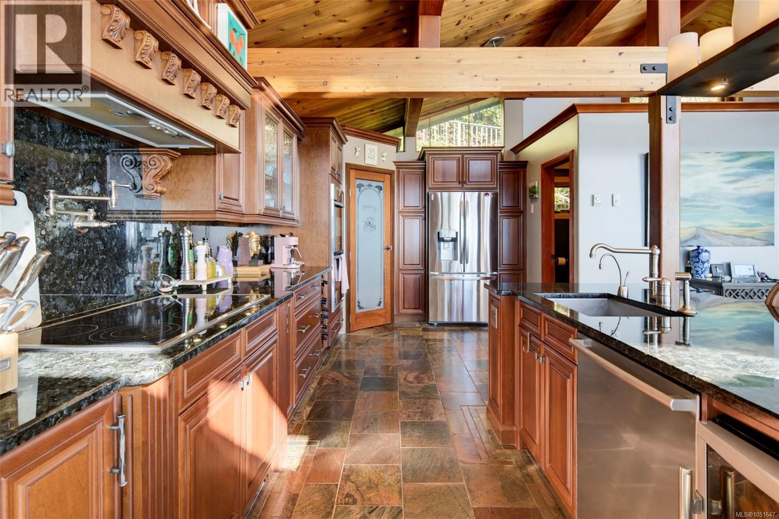 7995 West Coast Rd Property Photo 18