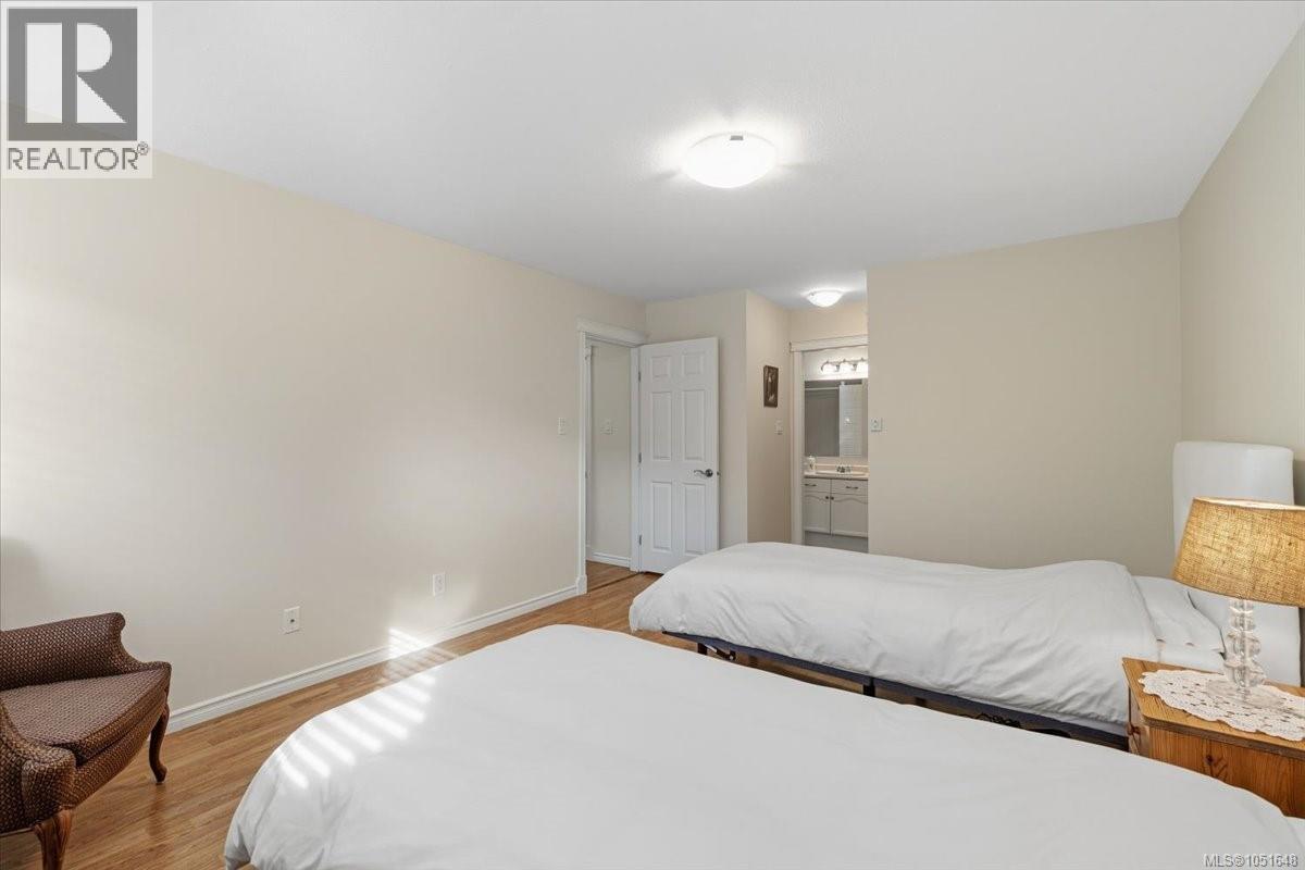 106 240 Stanford Ave E Property Photo 12