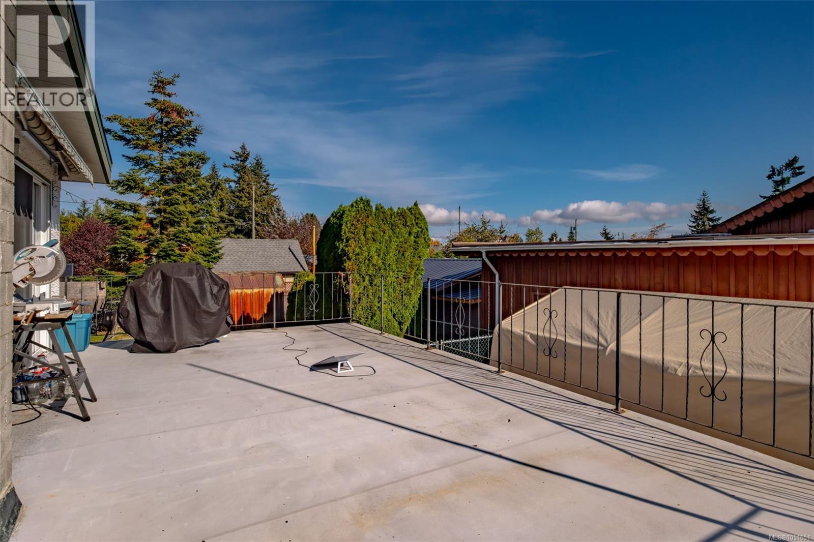 2895 Josephine St Property Photo 53