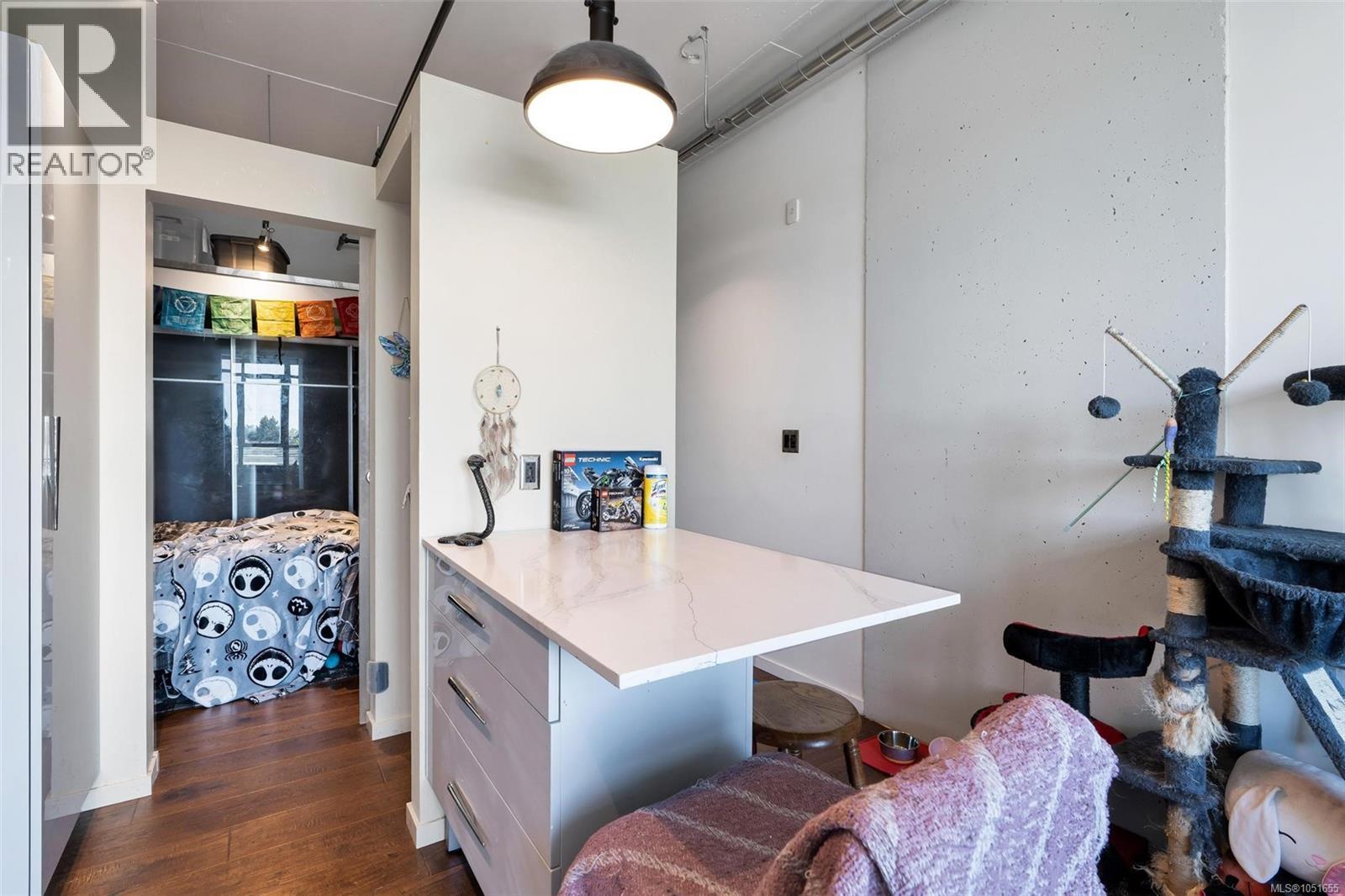 610 1029 View St Property Photo 8