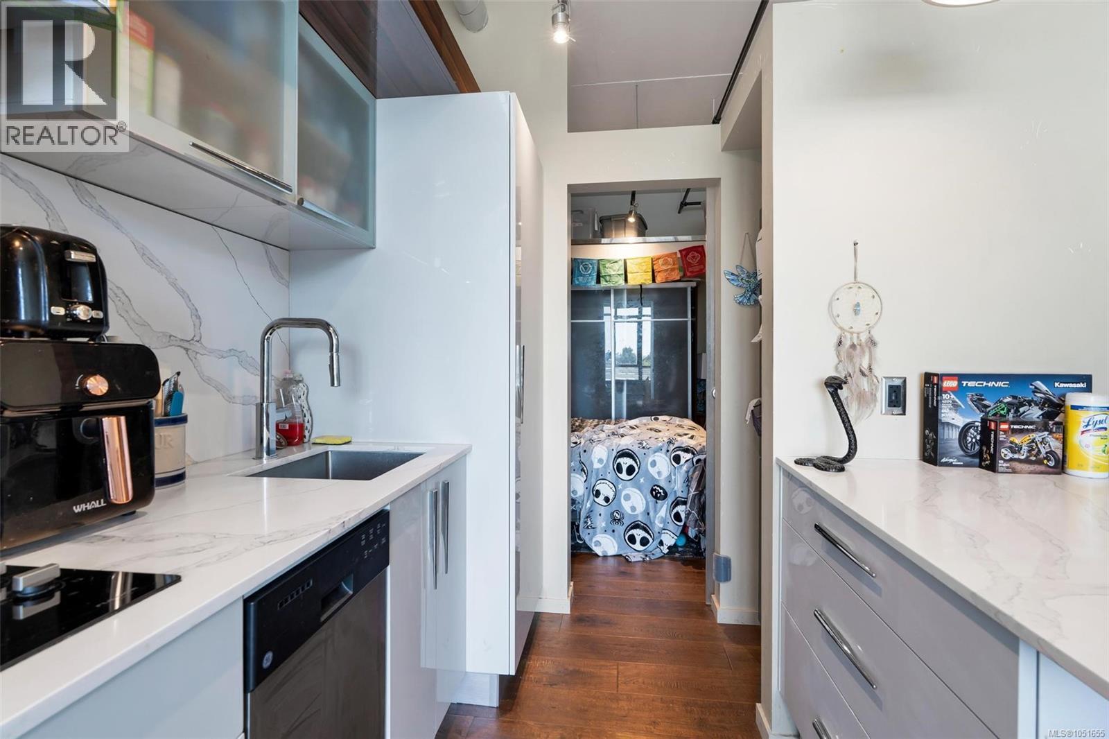 610 1029 View St Property Photo 13