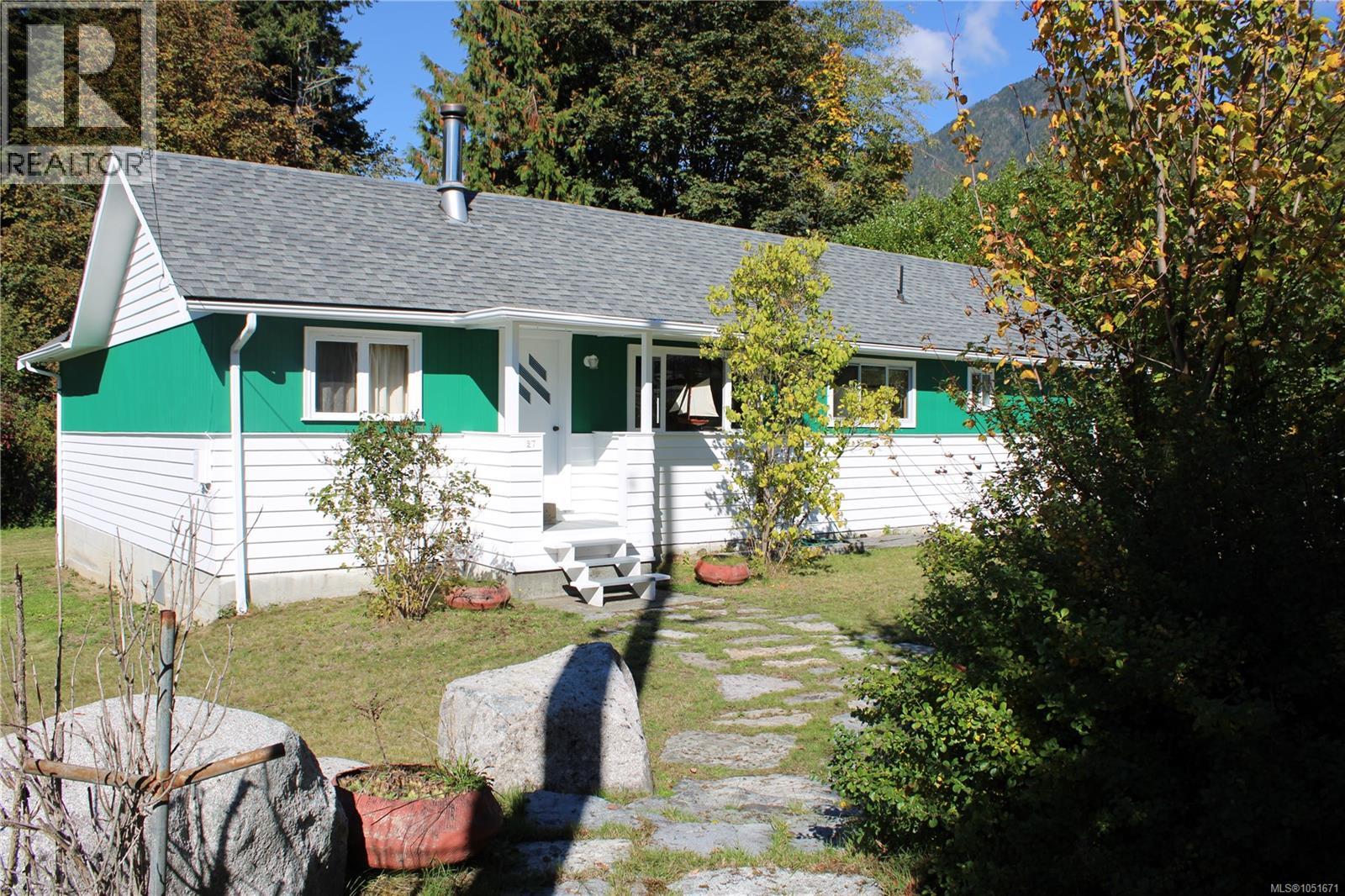 27 Cain Dr Property Photo 1