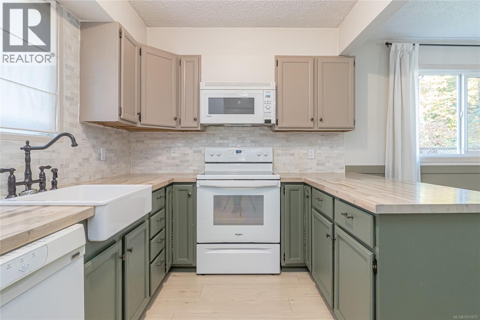 30 3025 Cowichan Lake Rd