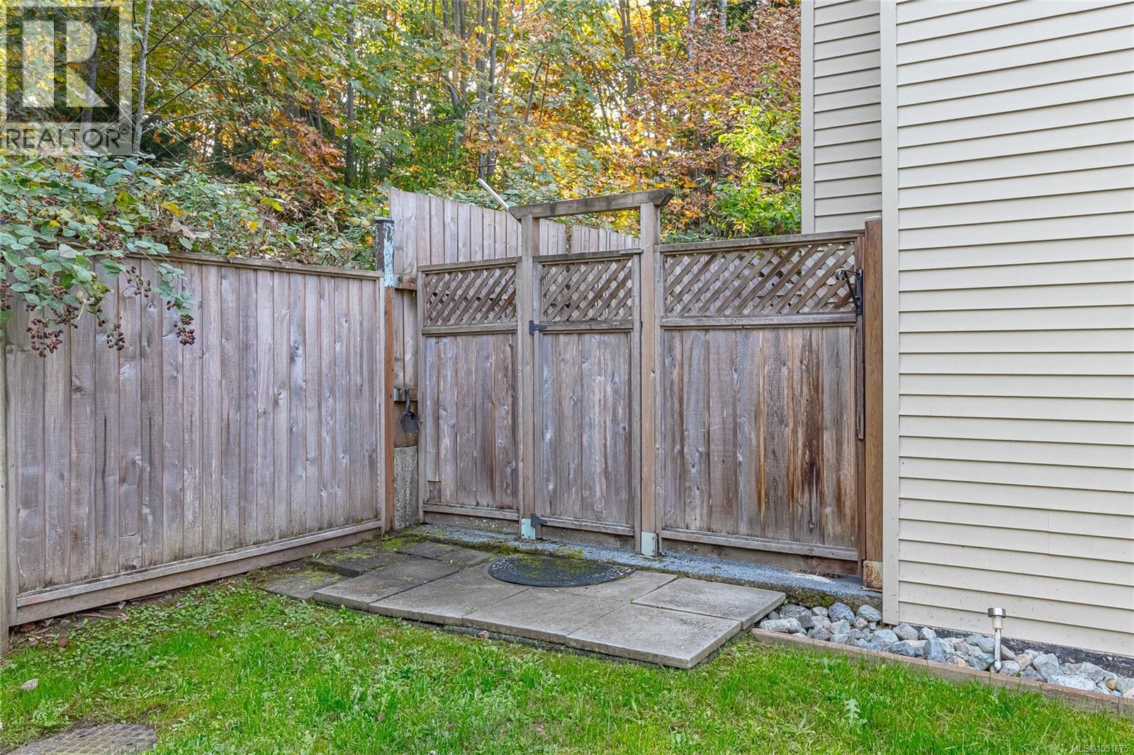 30 3025 Cowichan Lake Rd Property Photo 29