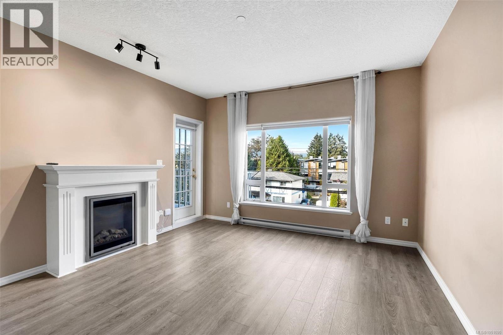 307 2823 Jacklin Rd Property Photo 5