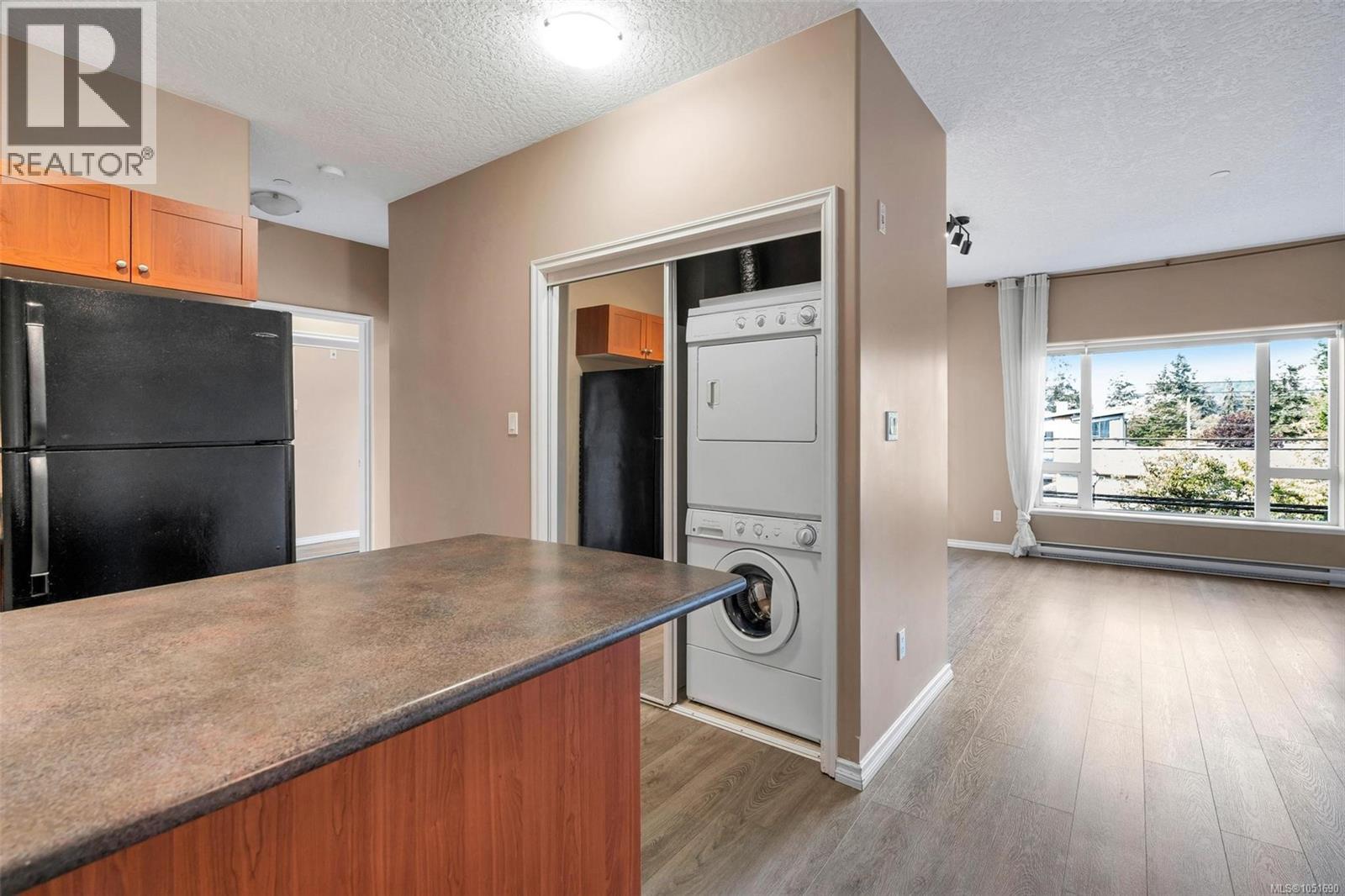 307 2823 Jacklin Rd Property Photo 14