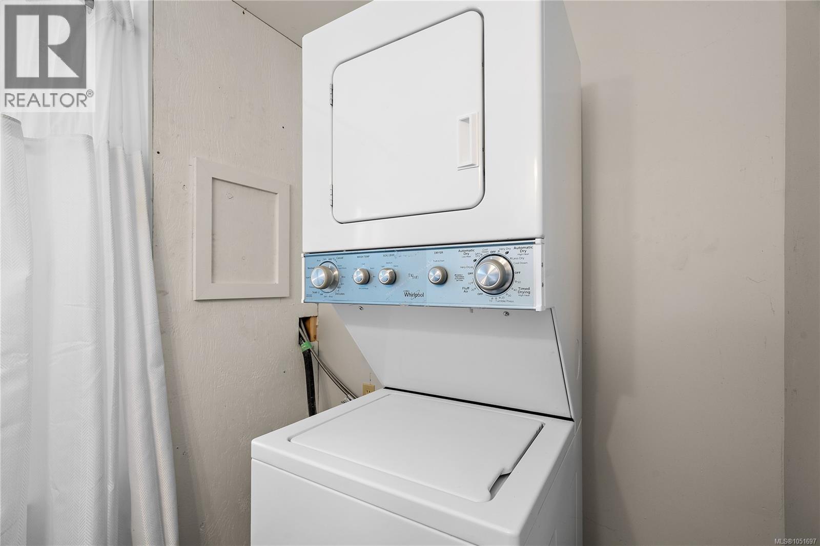 73 5838 Blythwood Rd Property Photo 14