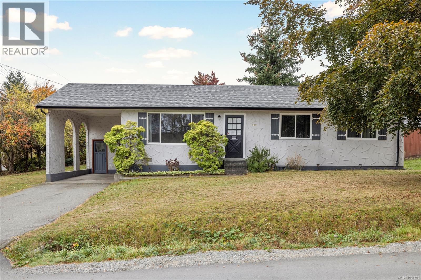 555 Weber St Property Photo 1