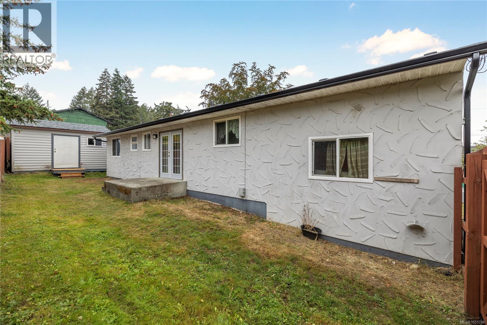 555 Weber St Property Photo 31