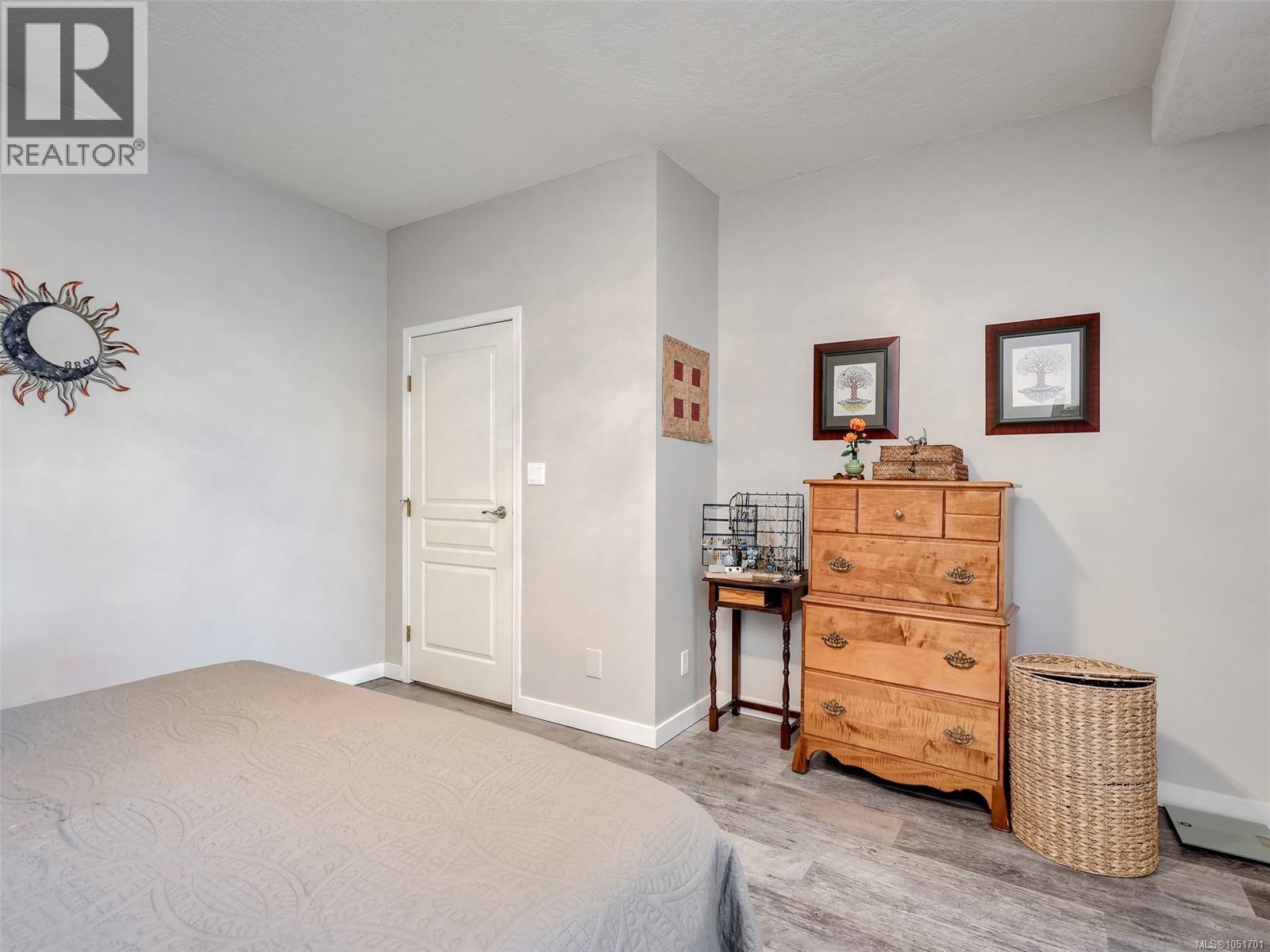 16 1063 Valewood Trail Property Photo 10