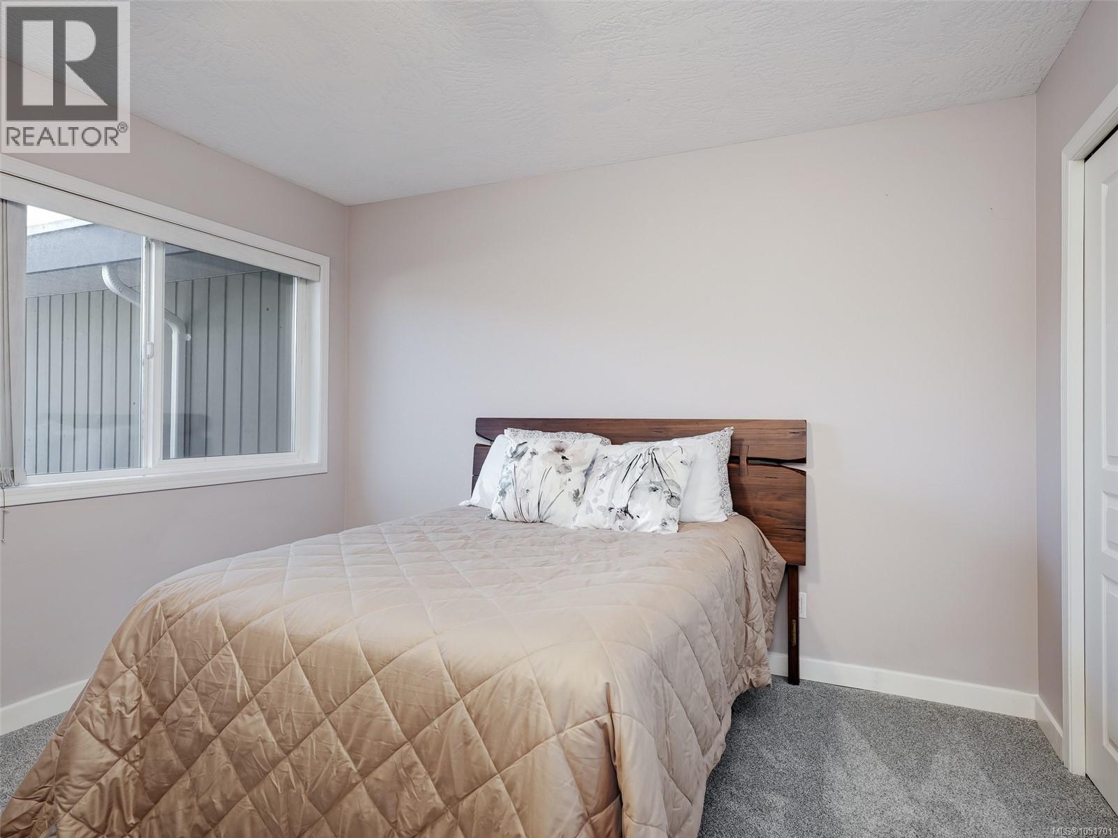 16 1063 Valewood Trail Property Photo 13
