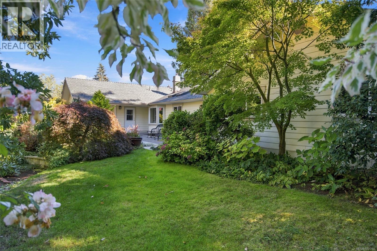 1061 Harlequin Rd Property Photo 1