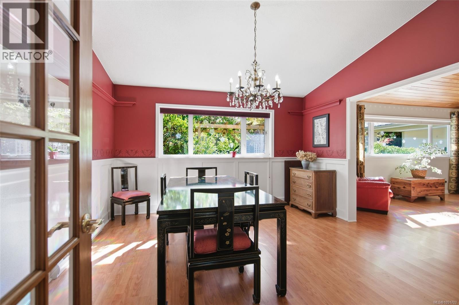 1061 Harlequin Rd Property Photo 3