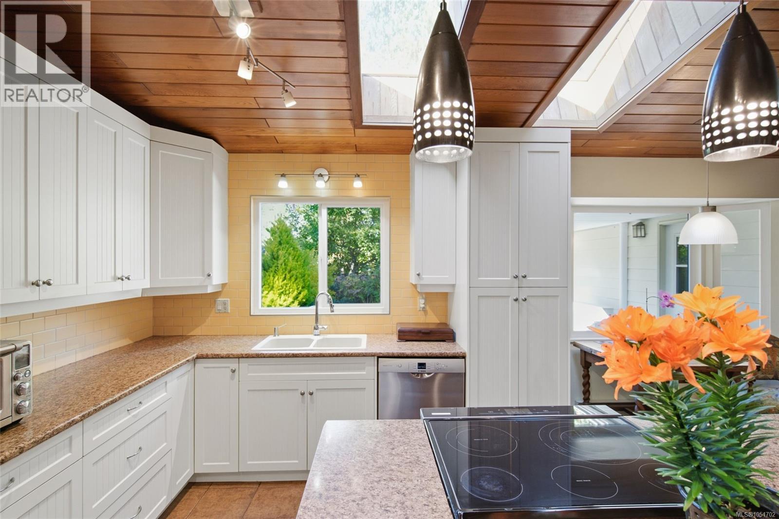 1061 Harlequin Rd Property Photo 22