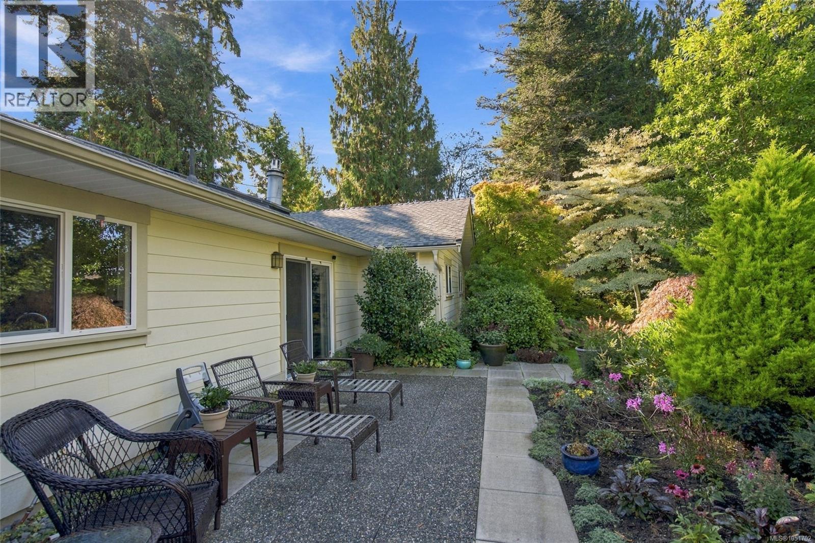 1061 Harlequin Rd Property Photo 35