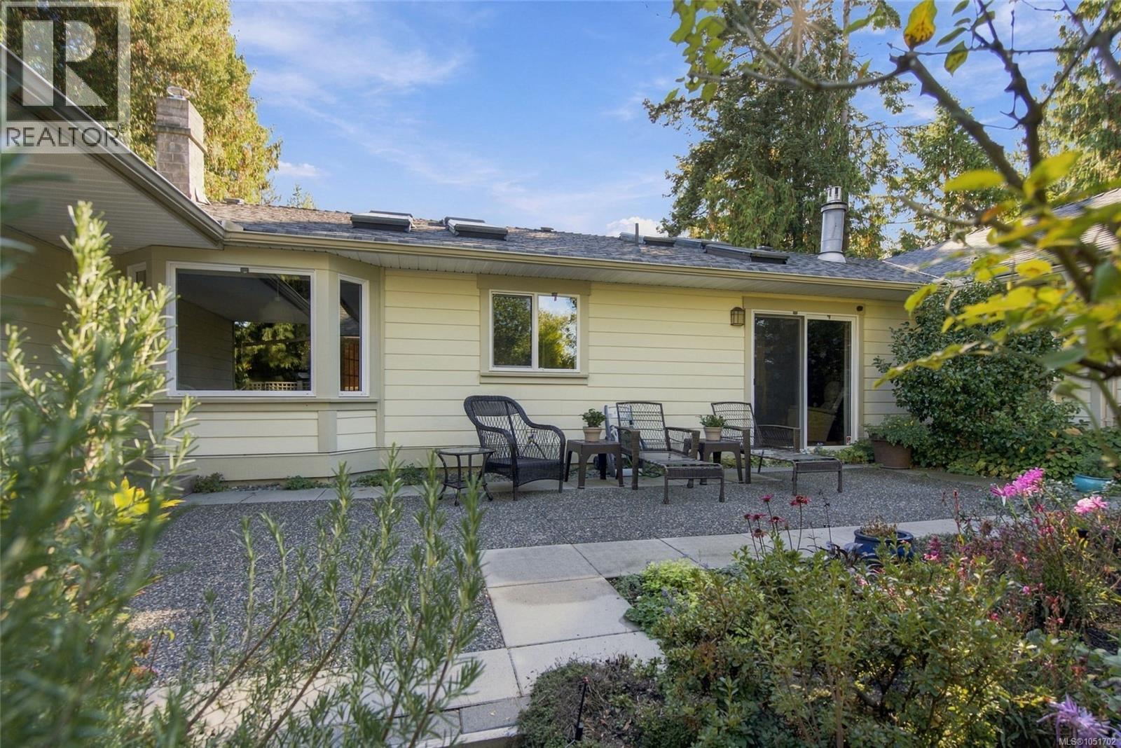 1061 Harlequin Rd Property Photo 36
