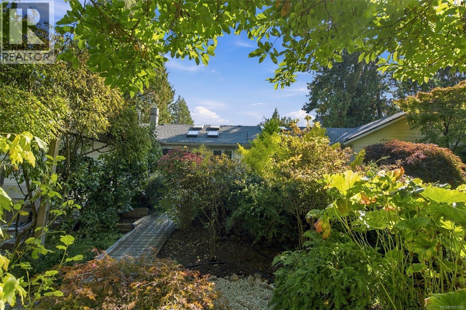 1061 Harlequin Rd Property Photo 37