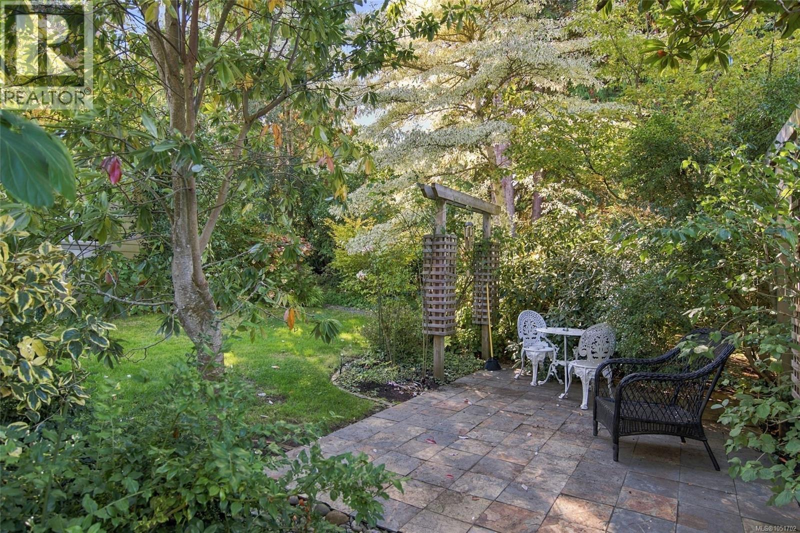 1061 Harlequin Rd Property Photo 38