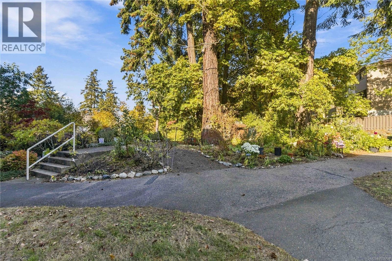 105 290 Island Hwy Property Photo 34