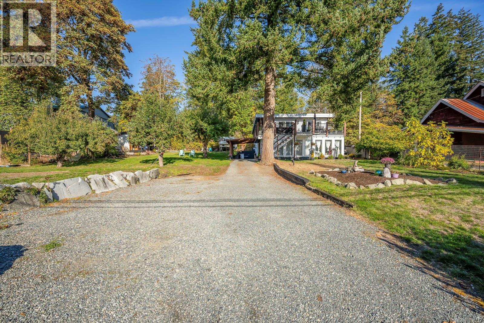 6044 Island Hwy N Property Photo 44